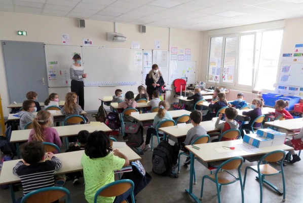 Omnibus | Du vivant dans ma cour !