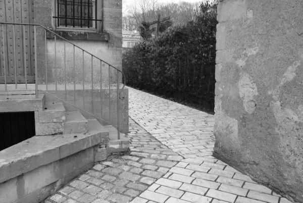 Omnibus | Place de l'église à Jussy
