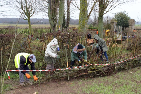 Omnibus | Poupry, le seuil du cimetière