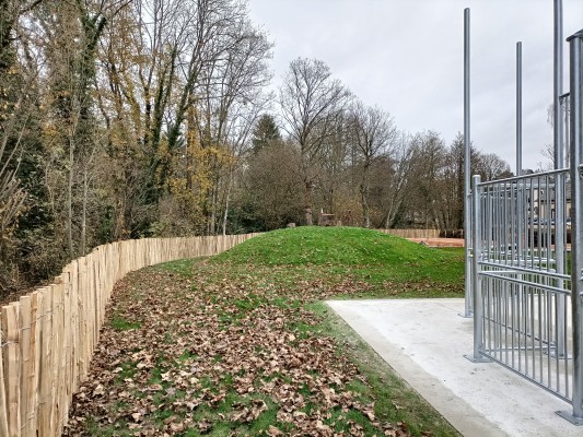 Omnibus | Rugles, l’Île aux Ados